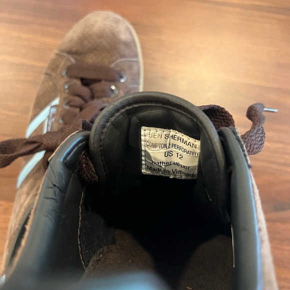 Ben Sherman Compton 2 - Perforated brown suede sneakers. Blue leather trim. - Picture 8 of 8